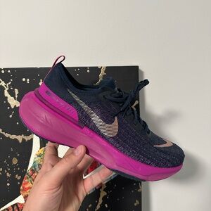 WMNS ZOOMX INVINCIBLE RUN FK 3 us woman 10.5
man 9